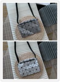 Picture of Issey Miyake Lady Handbags _SKUfw134174797fw